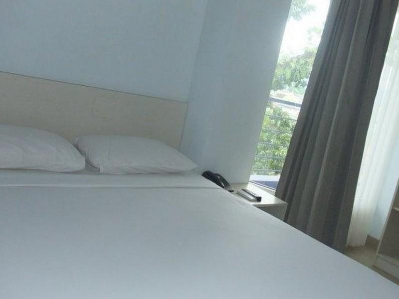 Hotel Metropolitan Inn Манадо Экстерьер фото